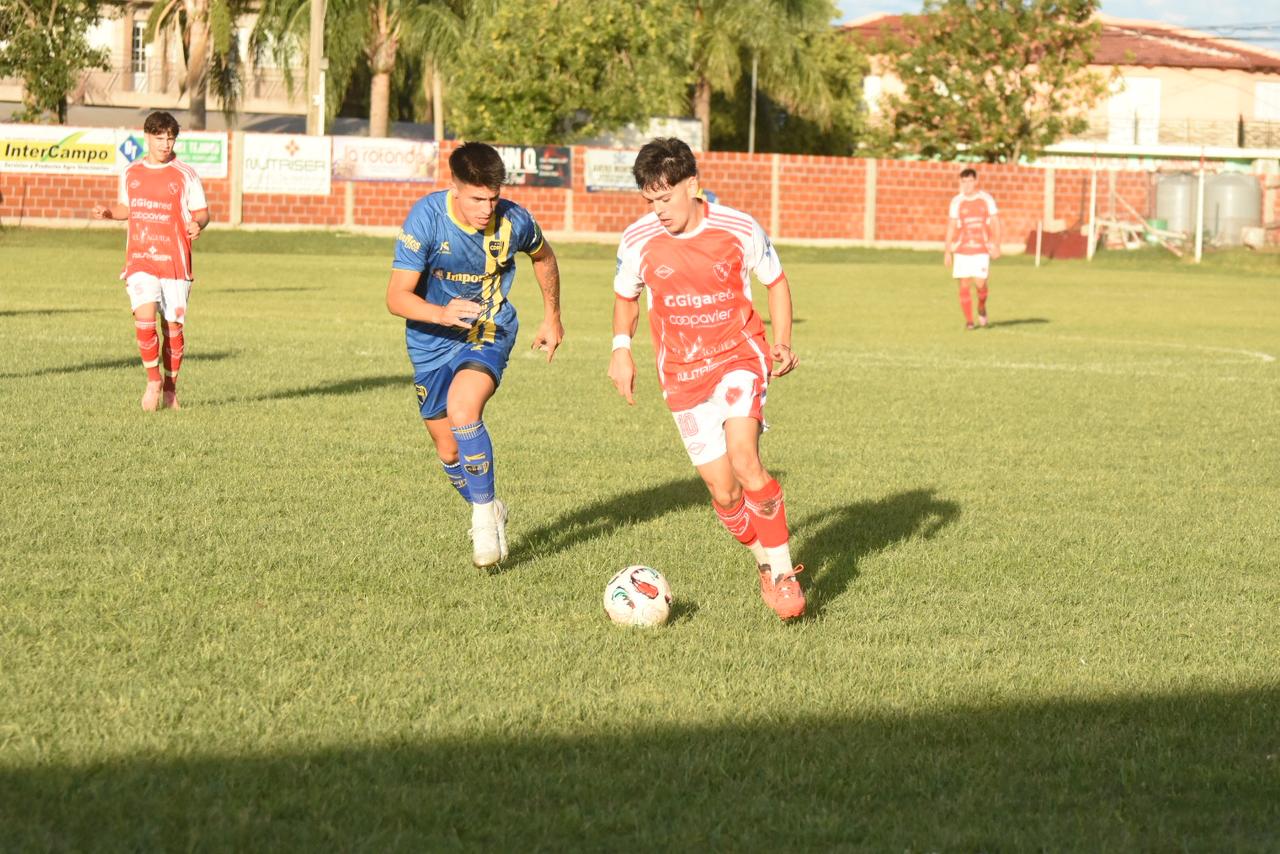 Nebel goleó a Sarmiento en Crespo y acaricia el pase a la final de la Copa Federación
