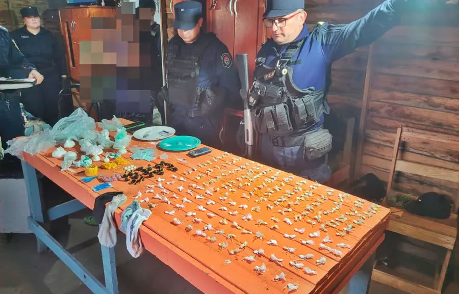 Secuestraron un kilo de cocaína y detuvieron a tres hombres tras allanamientos
