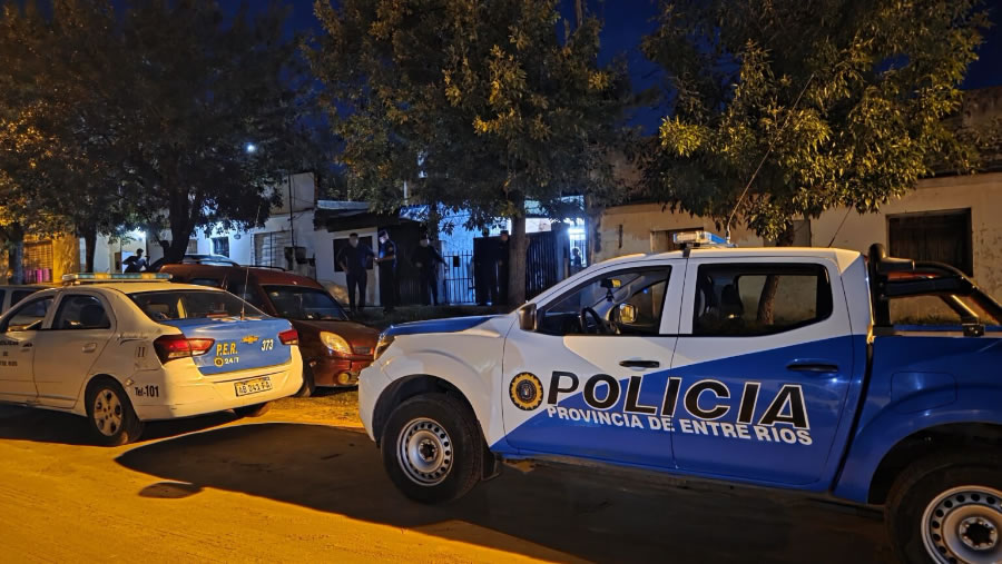 Allanamientos en barrios Independencia y 90 Viviendas: dos detenidos y secuestro de armas