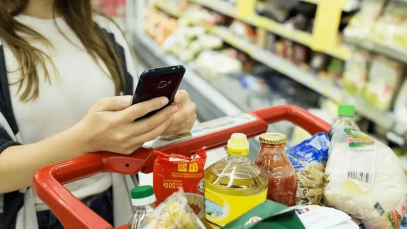 Canasta básica: Una familia necesitó más de $1.400.000 en marzo para no ser pobre