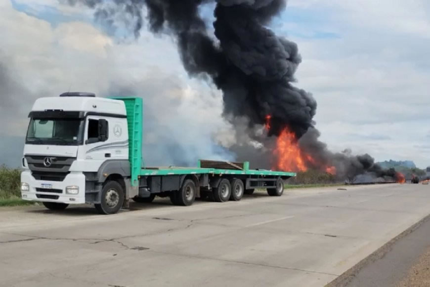 Ordenaron la detención del chofer que salvó su vida en el choque seguido de incendio en la ruta 14