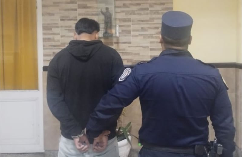 Fue detenido luego de amenazar con un arma a su expareja y sustraerle pertenencias