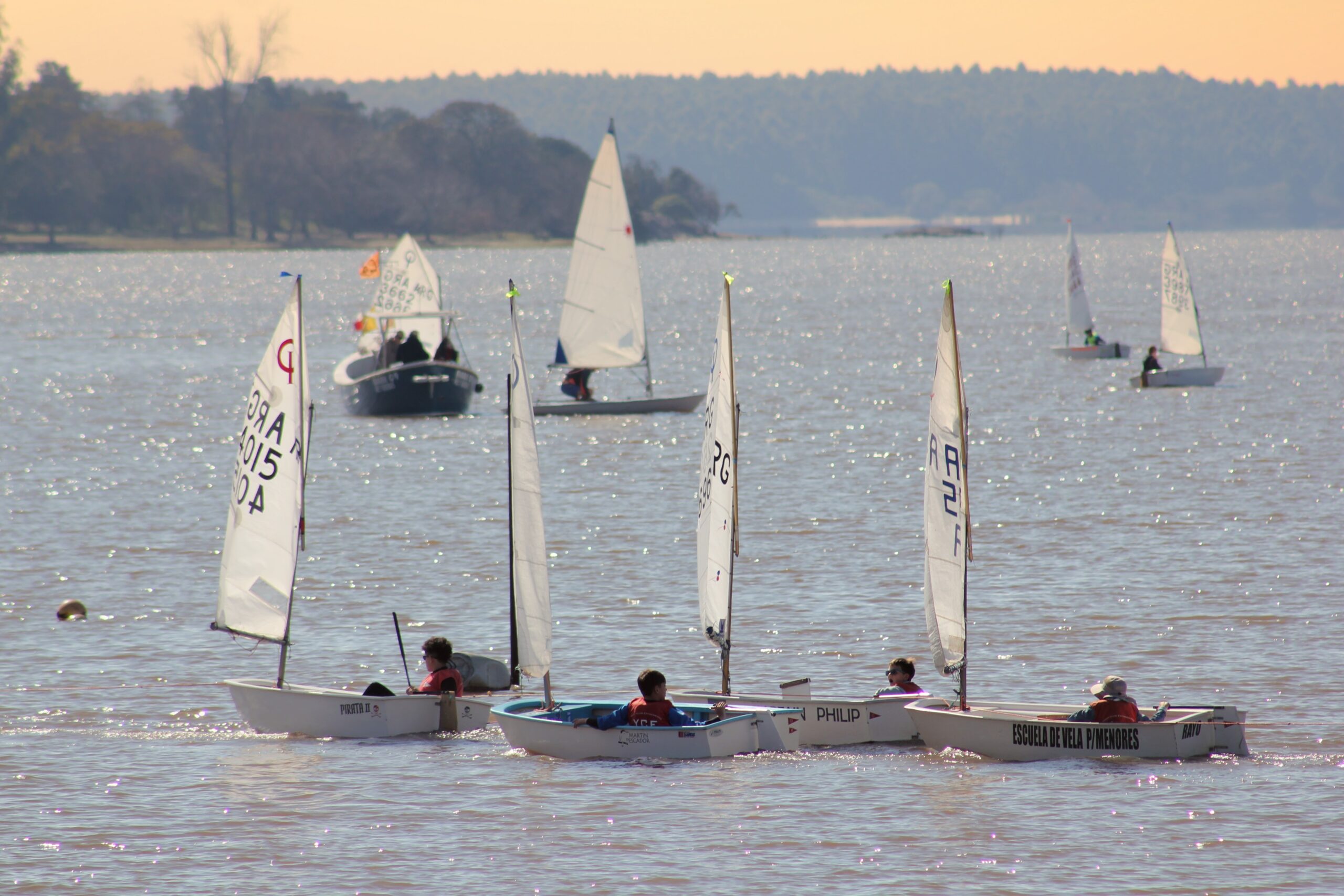 El Sunset Náutico tiene nueva fecha y el Lago se prepara para vivir una experiencia única al atardecer