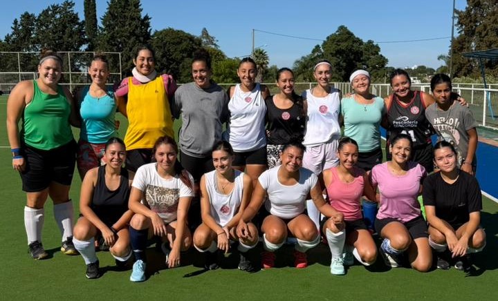 “Queremos ir a competir, a darlo todo”: El Club Ciudad de Concordia viaja a Chaco para el Regional F de hockey
