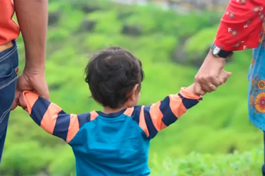 Buscan una familia residente en Entre Ríos para un niño de 3 años