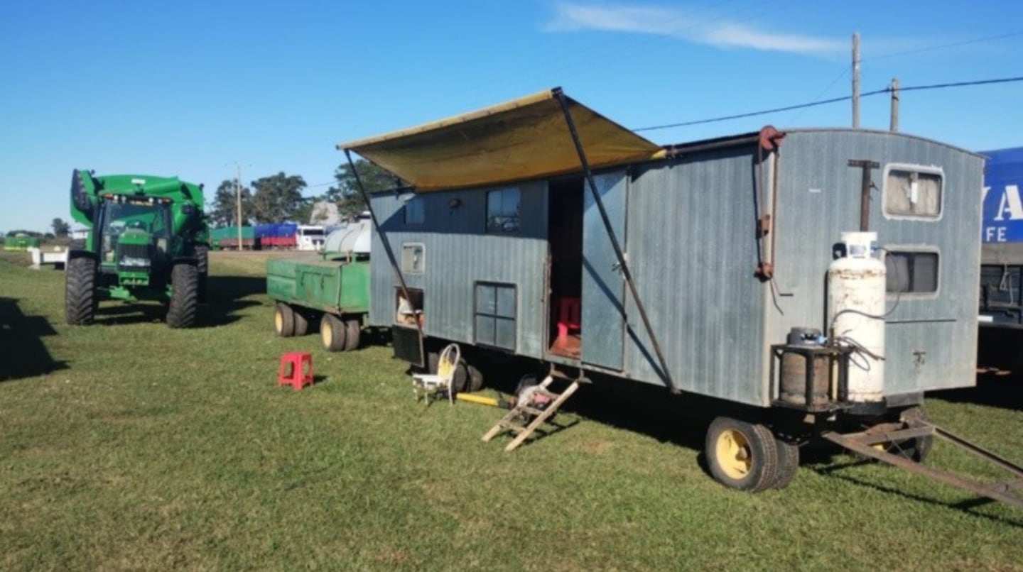 Detuvieron a dos empleados por la muerte de un contratista rural: sospechan que quisieron simular un suicidio