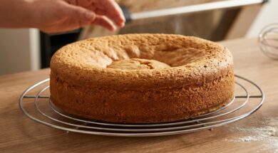 el-ingrediente-que-los-pasteleros-usan-para-que-el-bizcochuelo-no-se-baje-imagen-creada-con-ia-AA6T2BXRG5CEJOTFKHXAGQUI6Y