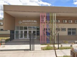 una-mujer-se-hizo-pasar-por-medica-y-trabajo-en-hospitales-de-chaco-durante-meses-foto-google-street-view-35ZMRU2YPBDZDJ4Q2U6U4N672Q
