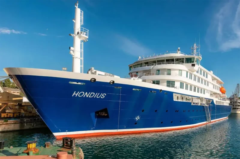 Tragedia en un crucero que zarpó desde Ushuaia: tres muertos y dudas por un posible brote viral