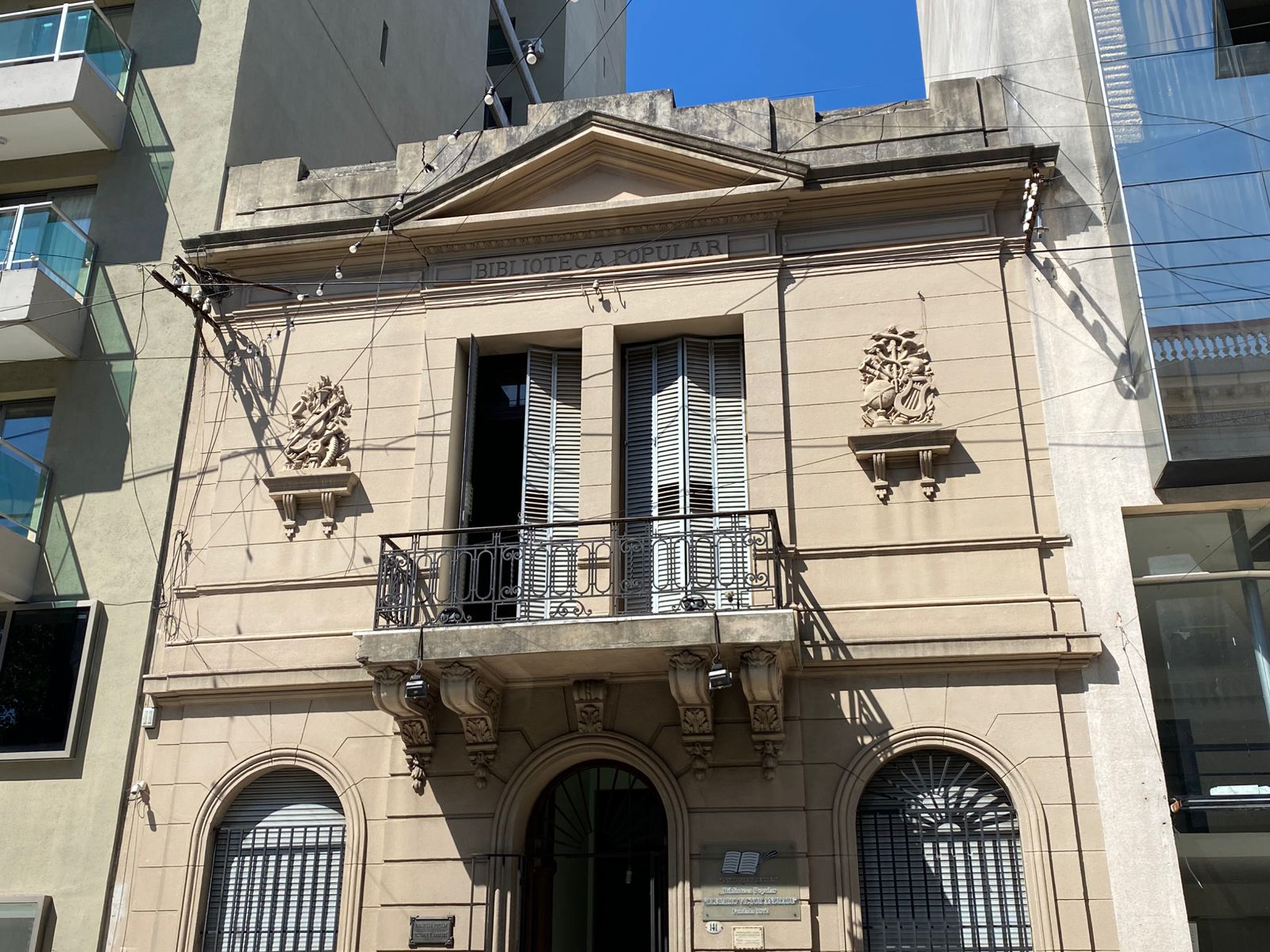La Biblioteca Andrade celebra un año de gestión con valiosas donaciones literarias e históricas