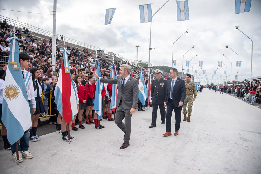 En los festejos por el 25 de Mayo, Frigerio hizo un fuerte llamado al diálogo y el consenso