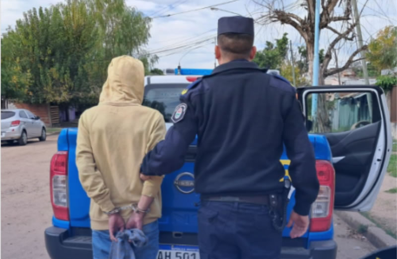 Robó un fernet de un drugstore y fue detenido cuando intentaba venderlo
