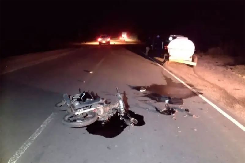 Motociclista sufrió graves heridas al chocar un tráiler sin luces ni señalización en Ruta Nº4