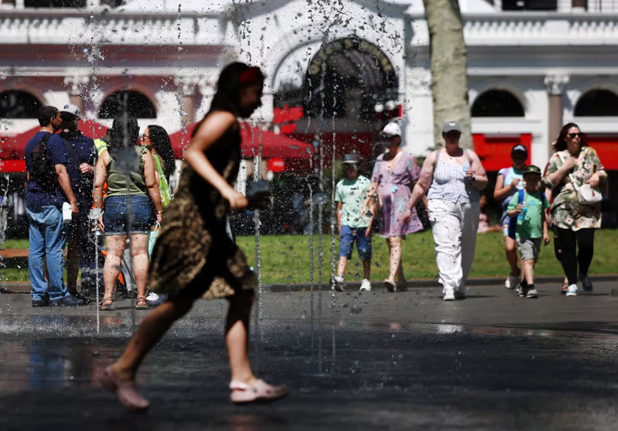 Una ola de calor golpea a Europa: hay alerta amarilla en varios países y temor a incendios forestales