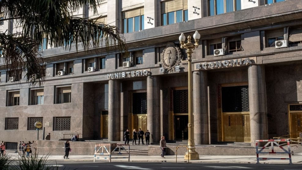 El Gobierno amplió en $500.000 millones el fondo para deudas previsionales