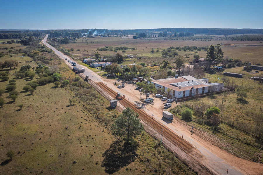 Comenzó el esperado bacheo en la ruta 4 hacia Los Charrúas