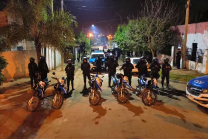 Operativos policiales: Secuestraron cocaína, un arma y detuvieron a tres persona
