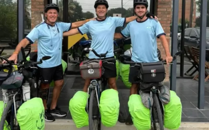 Ciclistas de Gualeguaychú están a 700 km de llegar al Mundial tras recorrer 17 países