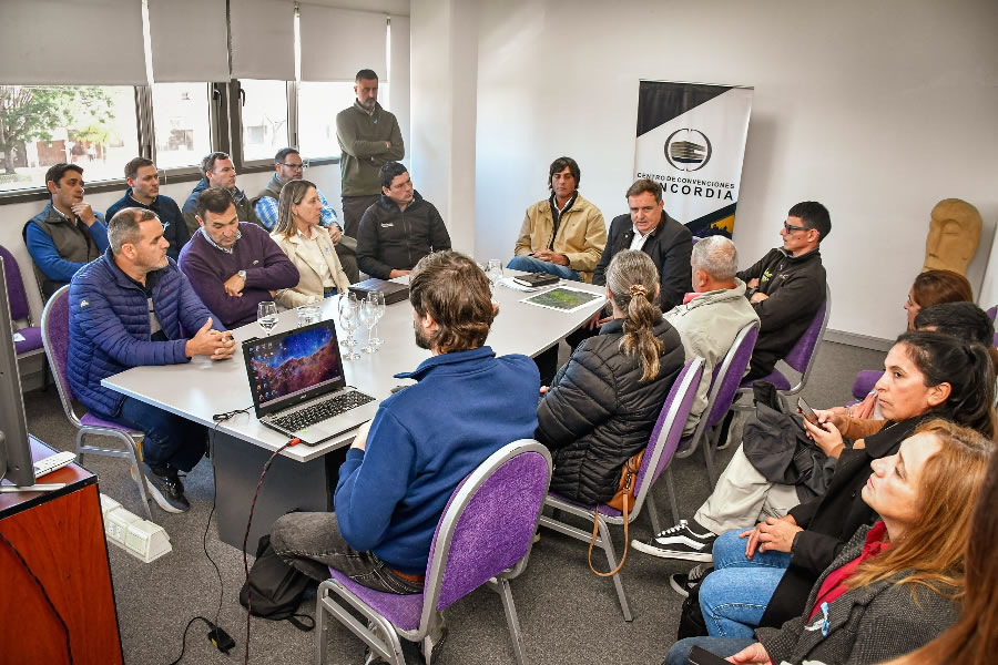 Vialidad analizó el mantenimiento de caminos rurales con gobiernos locales del departamento Concordia