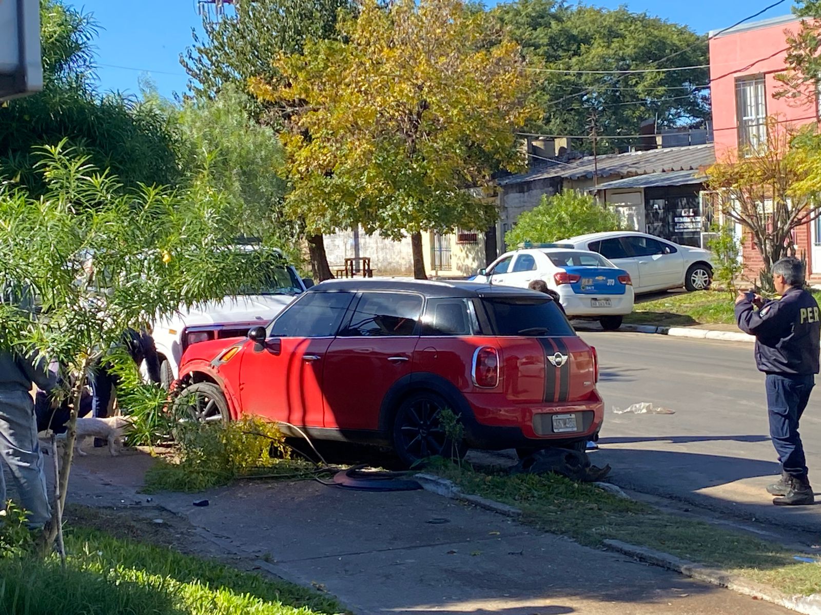 Choque en Puente Illia: Colisionaron un Mini Cooper y una moto este domingo por la mañana