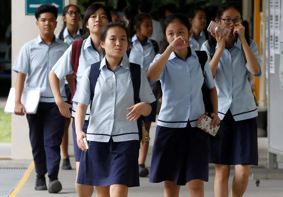 Singapur autoriza a los profesores a azotar a alumnos desde los 9 años para combatir el bullying escolar