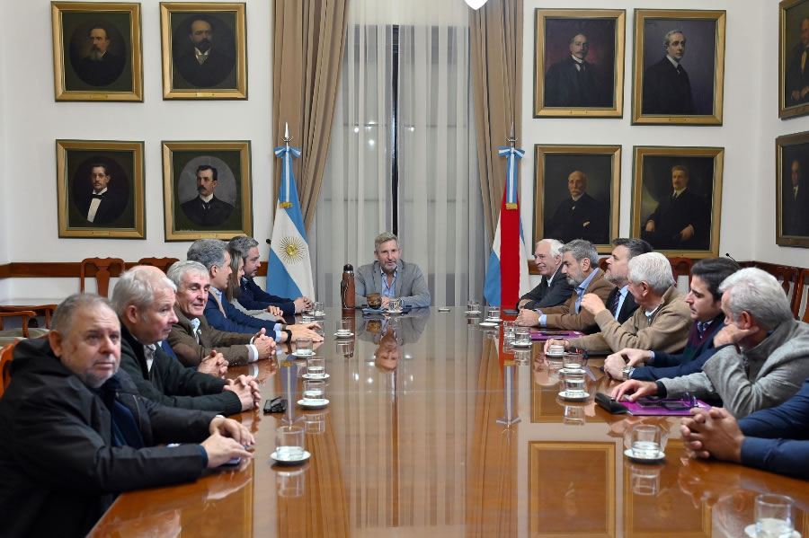 Frigerio y parte de su Gabinete recibieron a los integrantes de la Mesa de Enlace