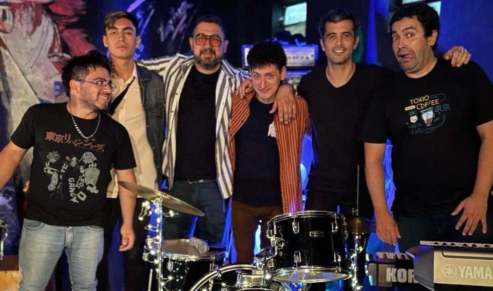 “La música también es una forma de dar una mano”: Los Docentes organizan un show solidario para acompañar a Poke Lezcano