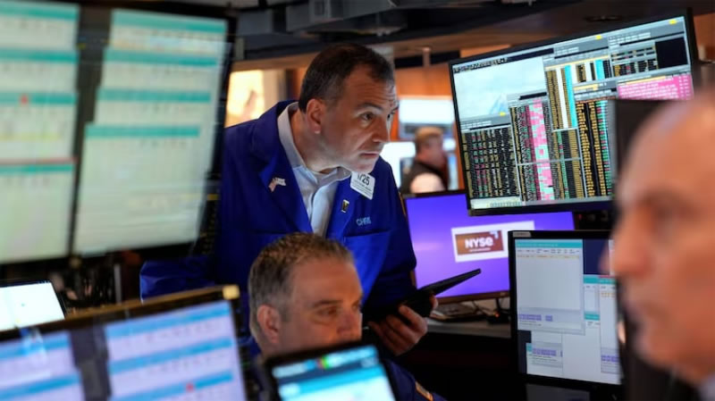 El riesgo país cayó por debajo de los 500 puntos y cerró mayo en uno de los niveles más bajos del año