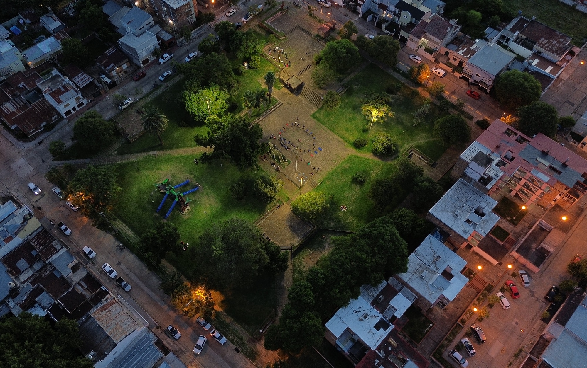 Con participación de los vecinos, la Municipalidad pondrá en valor la Plaza Zorraquín