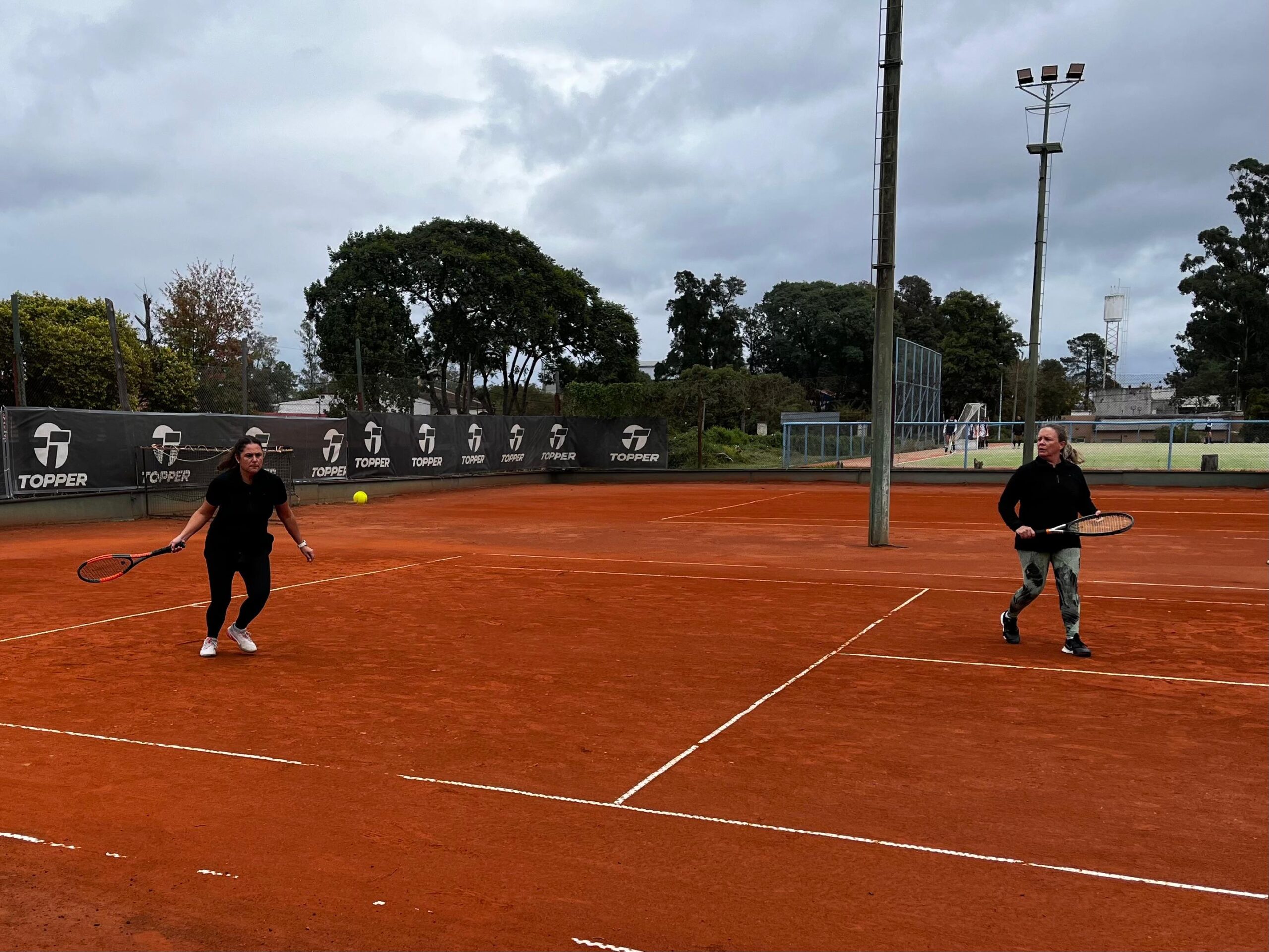 El “Mami Tenis” reúne a jugadoras de toda la región en Club Salto Grande