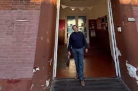 diego-en-la-escuela-donde-fue-director-mas-de-10-anos-foto-gentileza-diego-devincenzi-6UO7XXJUPJC5BJ3CO3MYZZPHGI