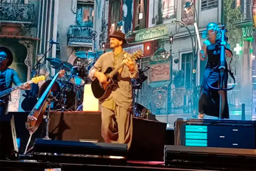 Ricardo Arjona sorprendió a una fan concordiense en pleno show y le cumplió el sueño de cumpleaños