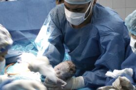 el-nuevo-esquema-propone-que-los-partos-sean-atendidos-por-medicos-de-guardia-4V2QAZULEUBZFWX4LWOO6VE77A