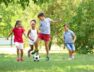 jugar-al-aire-libre-tiene-muchos-beneficios-foto-adobe-stock-L2X4YYF6CNEQVMQNPYG6XGH43I