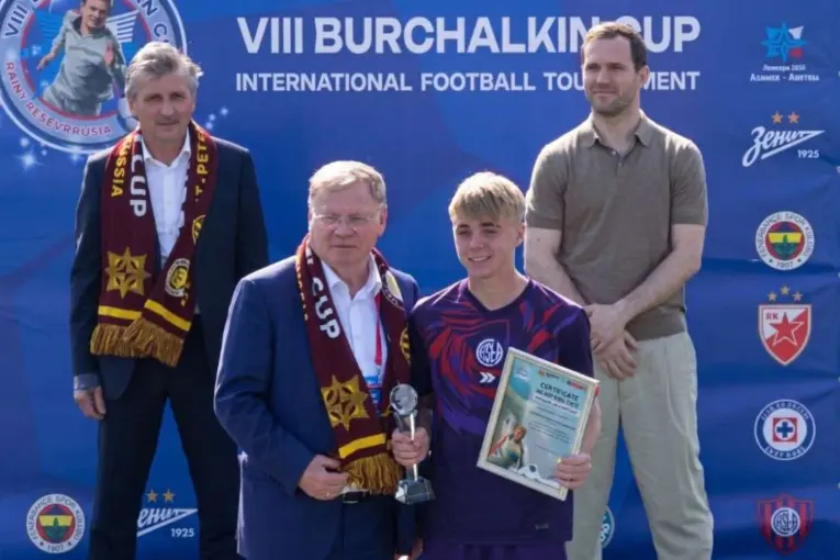 Adolescente entrerriano fue premiado como mejor arquero de un torneo en Rusia