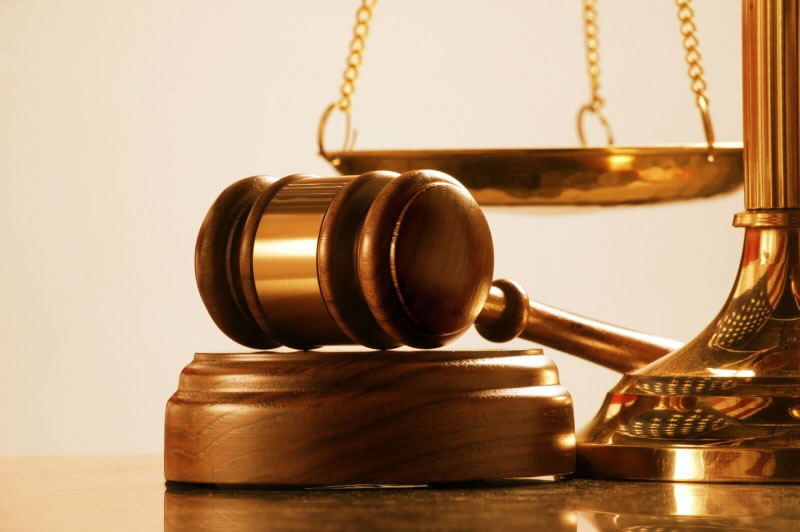 Condenaron a madre e hija por extorsionar a un policía con una falsa denuncia de abuso