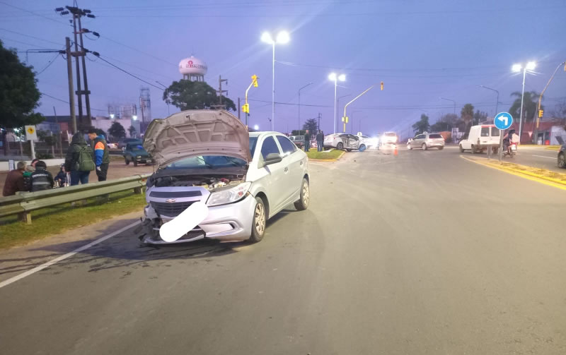 Choque entre dos vehículos en la zona de El Martillo: no hubo heridos
