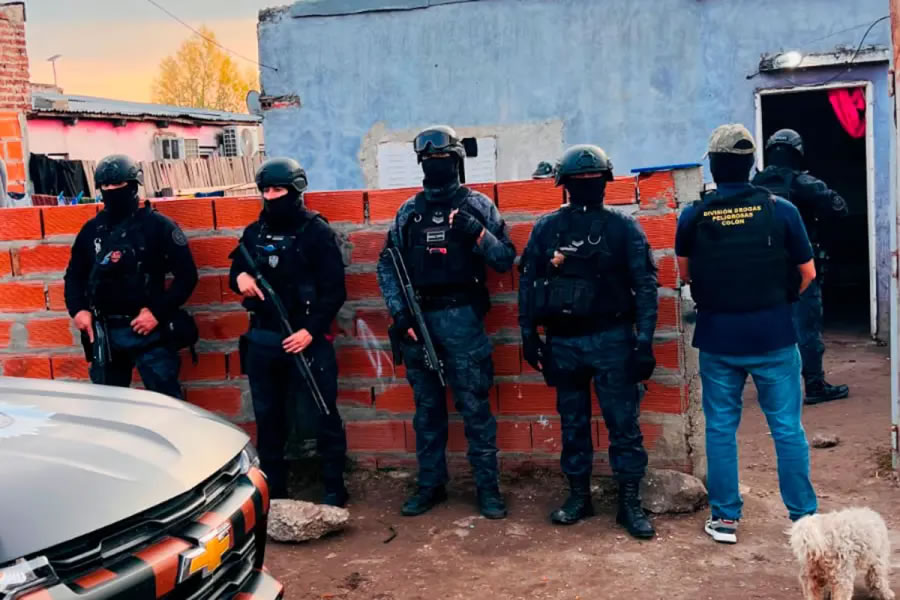 Allanamientos por narcomenudeo: secuestran cocaína, marihuana y detienen a cuatro personas