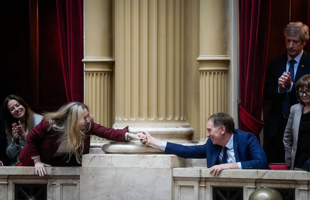 ​Tras la renuncia de Adorni, Diego Santilli fue elegido como nuevo jefe de Gabinete