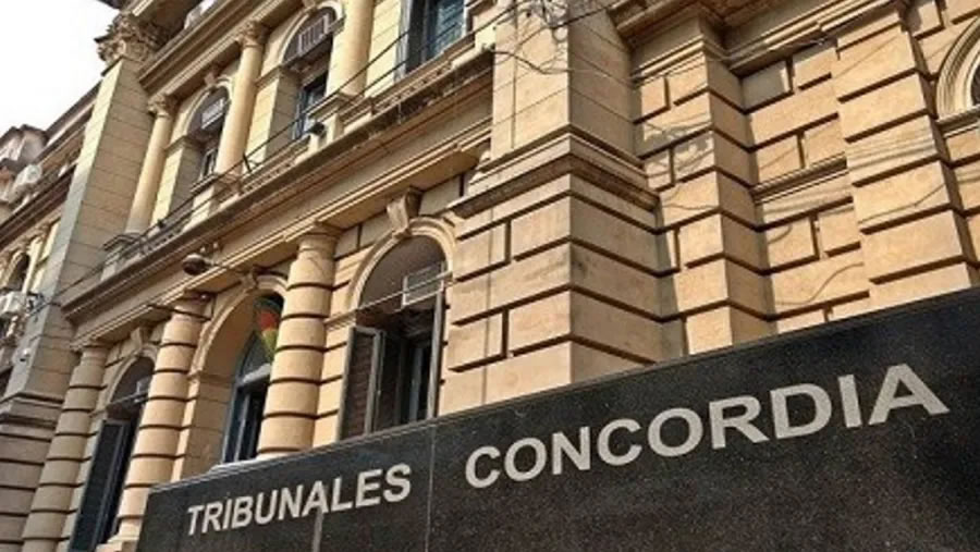 Tras un pedido de captura de la Justicia de Concordia, detuvieron en Santa Fe a un hombre acusado de falsificar documentos para transferir una camioneta