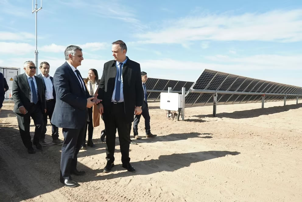 Manuel Adorni también dejará su puesto como director de YPF y pondrá fin a su vínculo con el Gobierno
