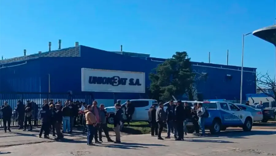 Una fábrica de baterías despidió a un centenar de trabajadores y crece la incertidumbre en Gualeguaychú