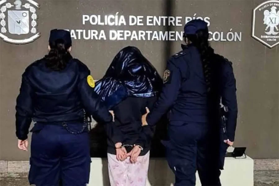 Detuvieron a la joven que mató a su expareja de una puñalada en el pecho en Colón
