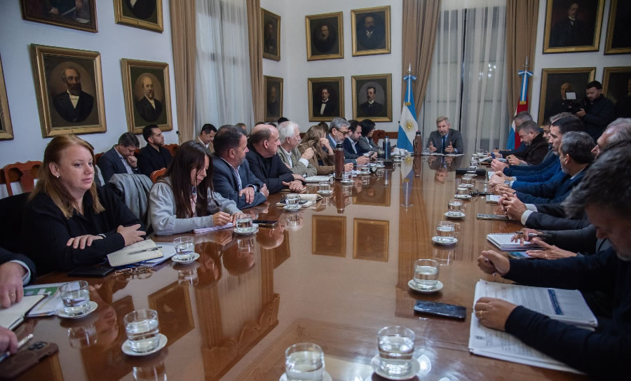 Modernización estatal y obras prioritarias estuvieron en la agenda de la reunión de gabinete