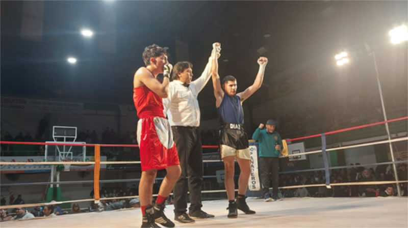 El Club Estudiantes fue escenario de una multitudinaria velada de boxeo amateur