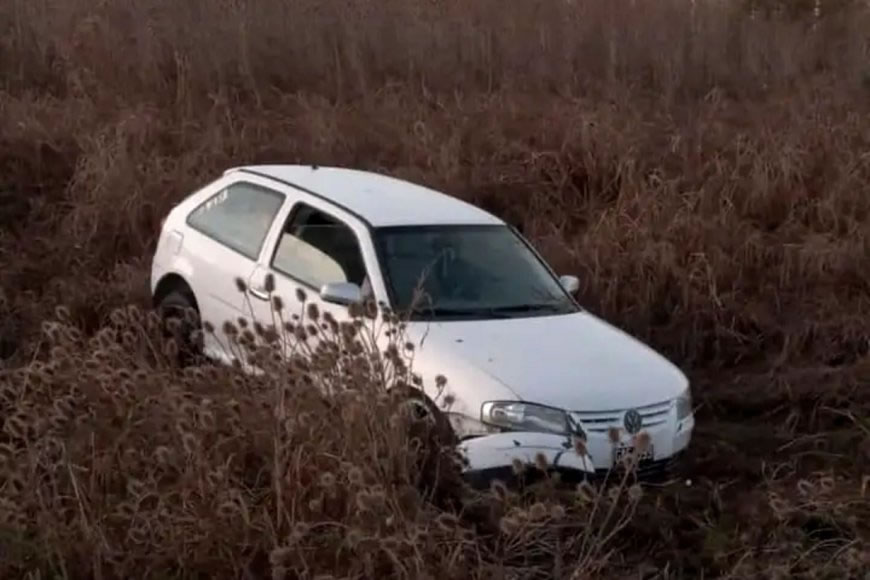 Despistó, abandonó el auto y se fue a dormir: estaba alcoholizado