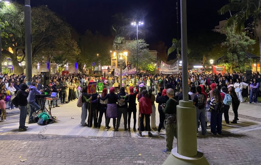 Una multitud marchó en Concordia a 11 años del primer Ni Una Menos
