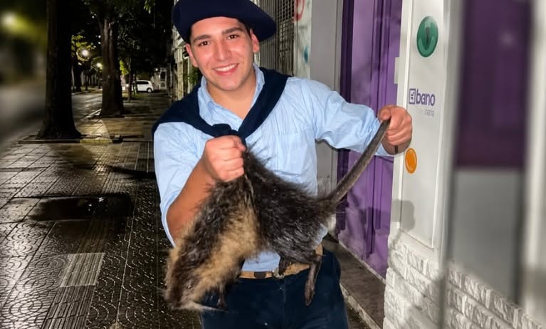 Repudiable caso de maltrato animal en Bahía Blanca: mataron a patadas a una nutria, se filmaron y fueron denunciados