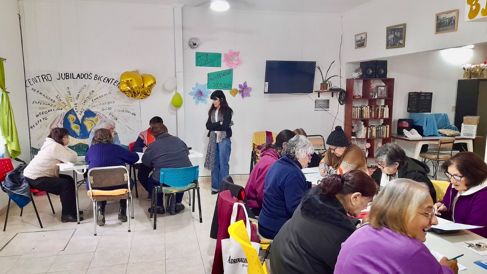 Continúan las actividades para adultos mayores en distintos barrios