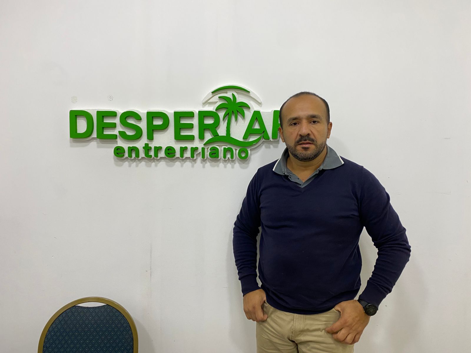 “La Aduana es una institución que requiere mucha dedicación,  somos frontera, control terrestre, aéreo y marítimo; hay que estar disponibles los 365 días del año” Ángel Vera, Aduanero